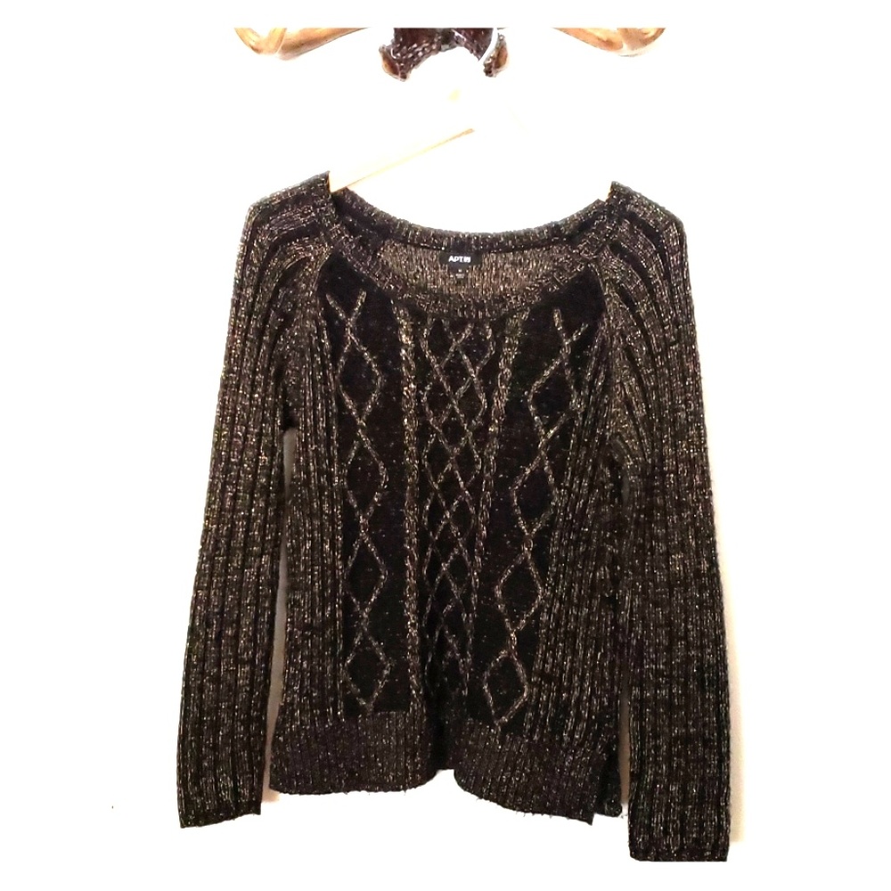 Scoop neck sweater